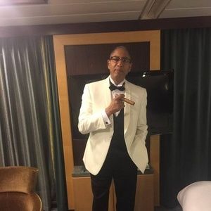 Meet your Posher, Gregory